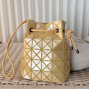 Issey Miyake Wring ONE-TONE